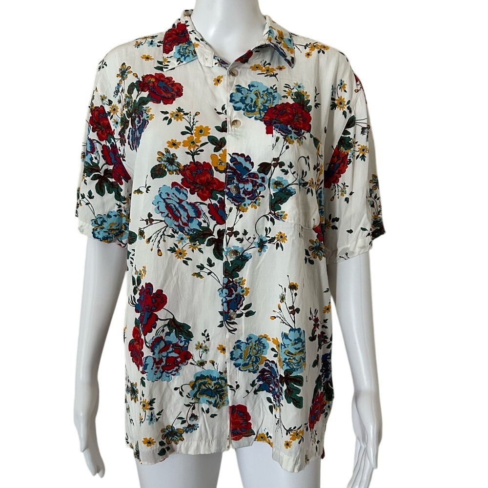 Urban Outfitter White Red Floral Print Short Sleeve Button Down Shirt Medium